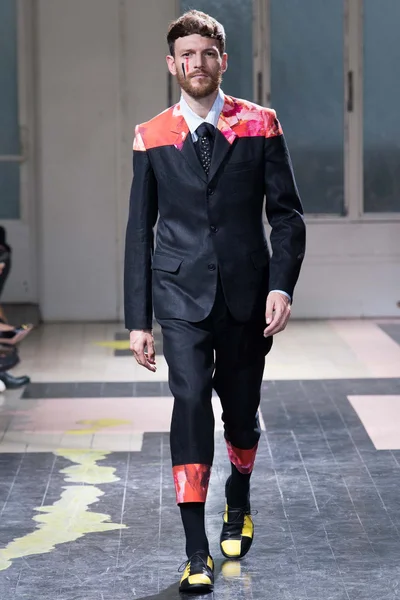 Look 19